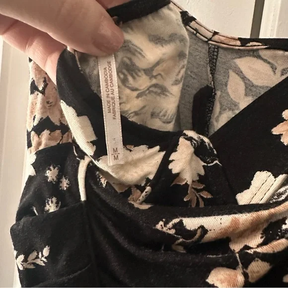 ✨ Free People Ginger Snap Cross Back Black Tank Top – Size Medium ✨ Boho Floral - Picture 6 of 7